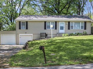 3307 NE 43rd St, Kansas City, MO 64117