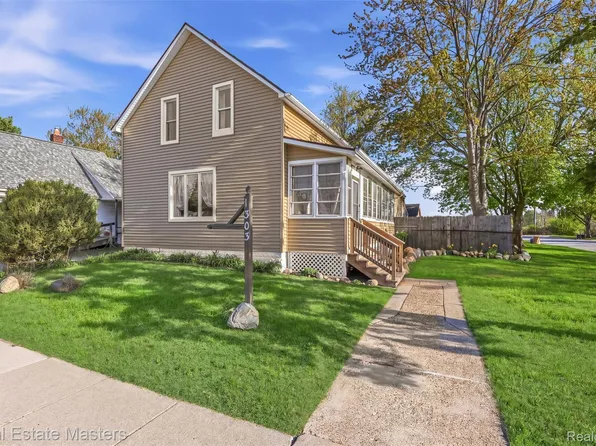 1303 Beard St, Port Huron, MI 48060
