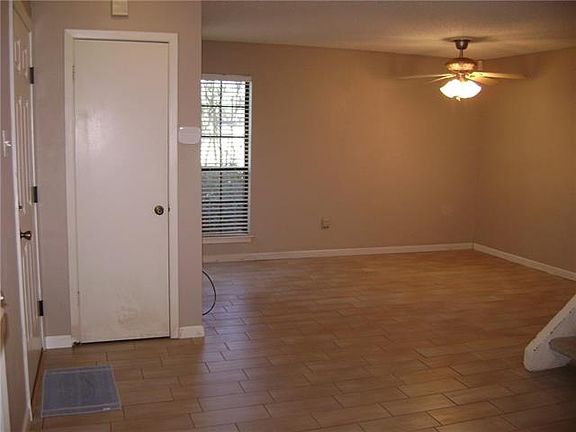 4th image of 895 Dublin Dr APT A