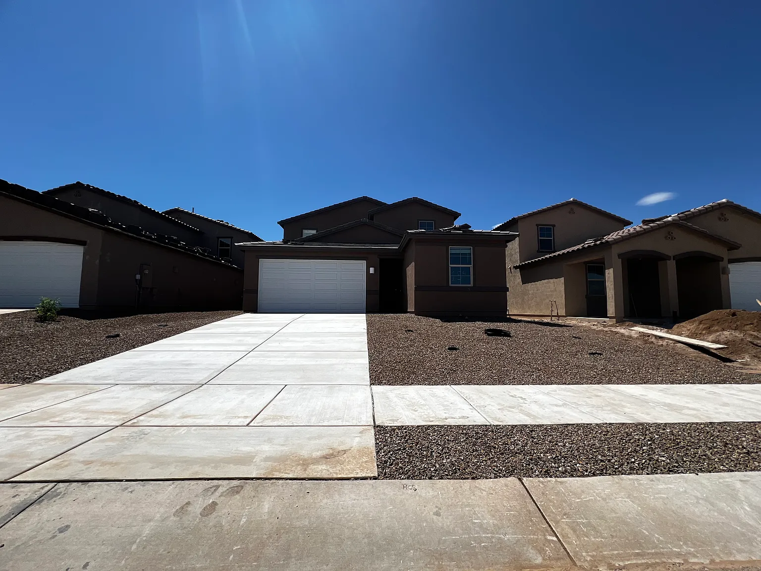 4 bed, 2208 sqft, $2,600 — Photo 1