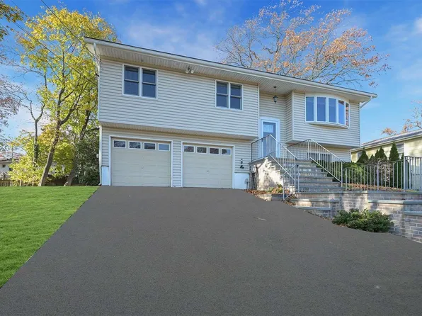 96 Locust Boulevard, Ronkonkoma, NY 11779