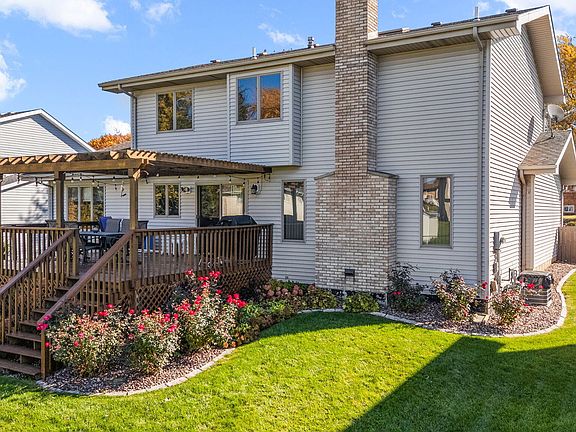 2nd image of 3115 Devonshire Cir