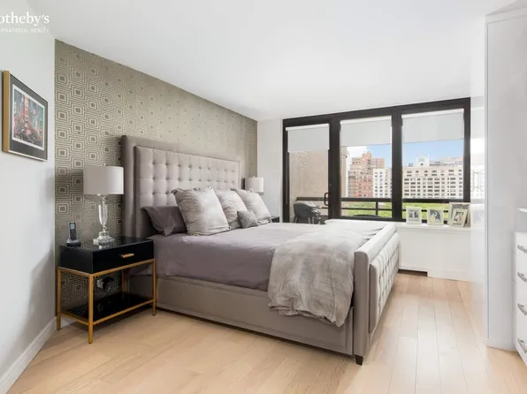 330 East 38th Street image 7 of 16