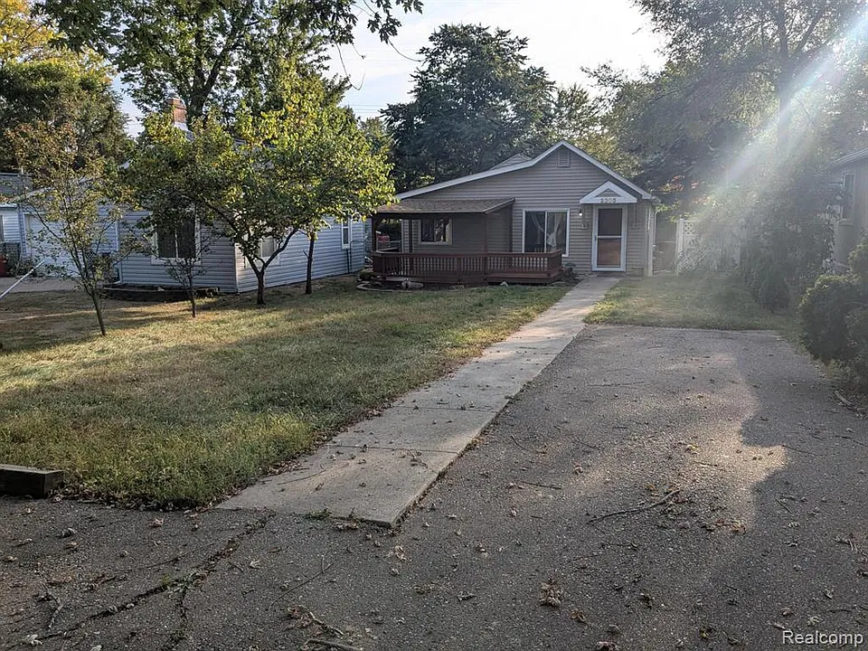2305 Hester Ct