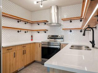 10401 E 19th St SW #41, Calgary, AB T2W3E7