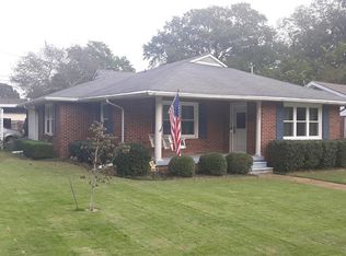 806 N Dickson St, Tuscumbia, AL 35674