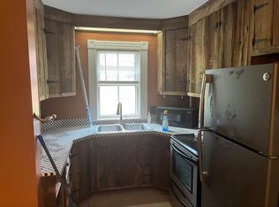 14 Sanderson St #1, Greenfield, MA 01301