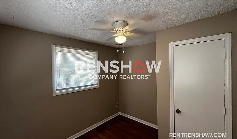 3743 Miami Ave — Photo 6