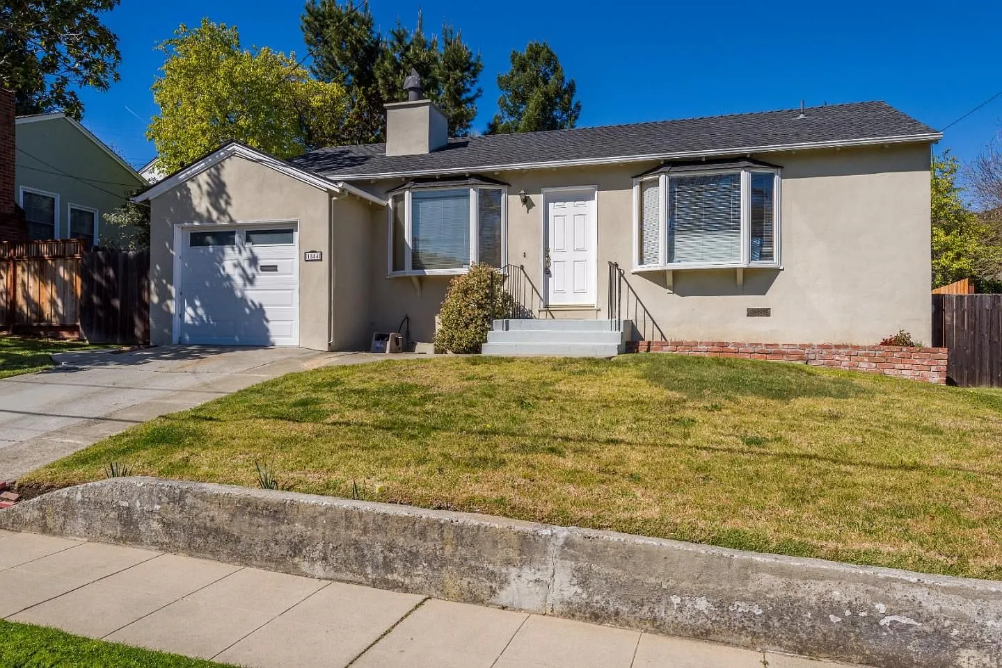 1854 Belburn Dr photo 1
