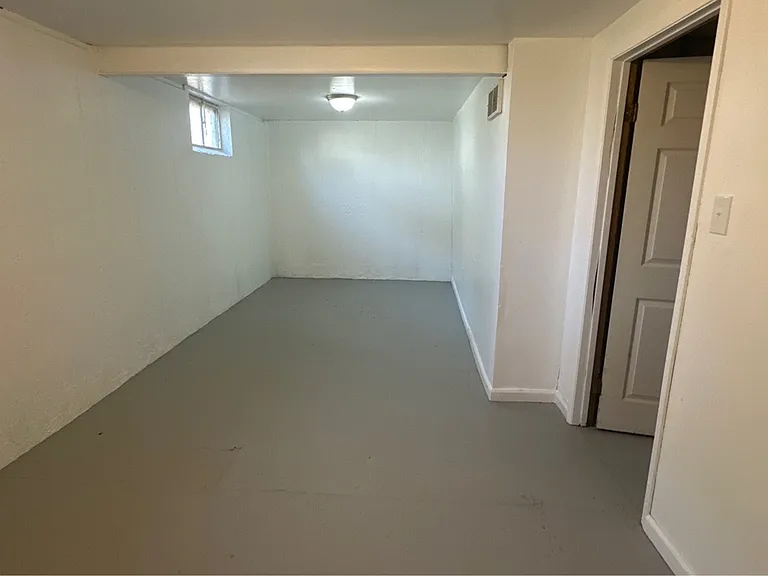 10748 Spring Garden Dr — Photo 22