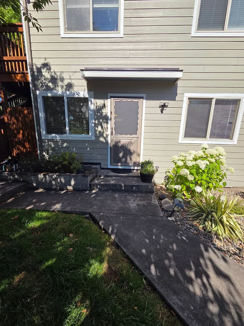 Two bedroom, Two bath Ground Floor Townhouse | Available Now — Photo 3