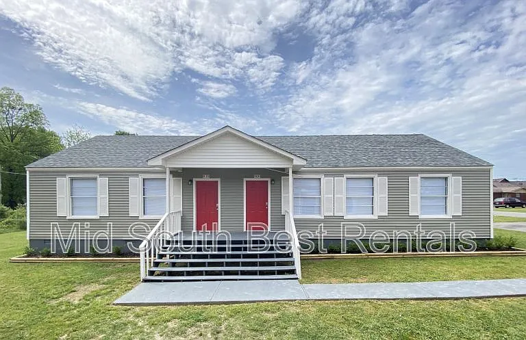 808 Jane Dr — Photo 1