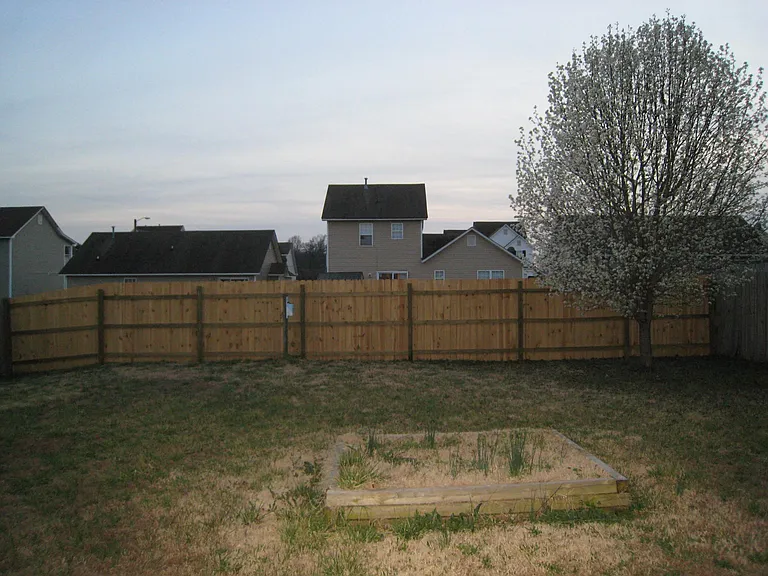 fence yard