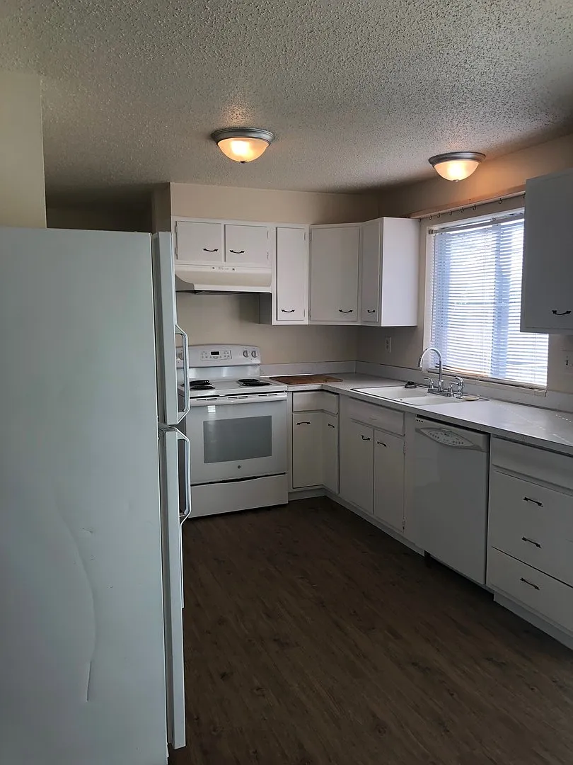 Ashland Court — Photo 4