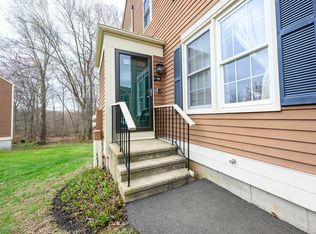 46 Foxbridge Village Rd #46, Branford, CT 06405