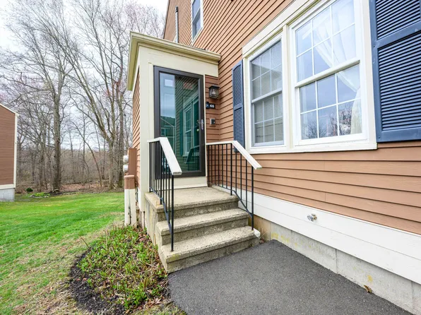 46 Foxbridge Village Road #46, Branford, CT 06405