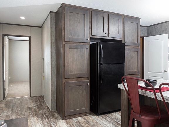 5th image of 818 10th St #828