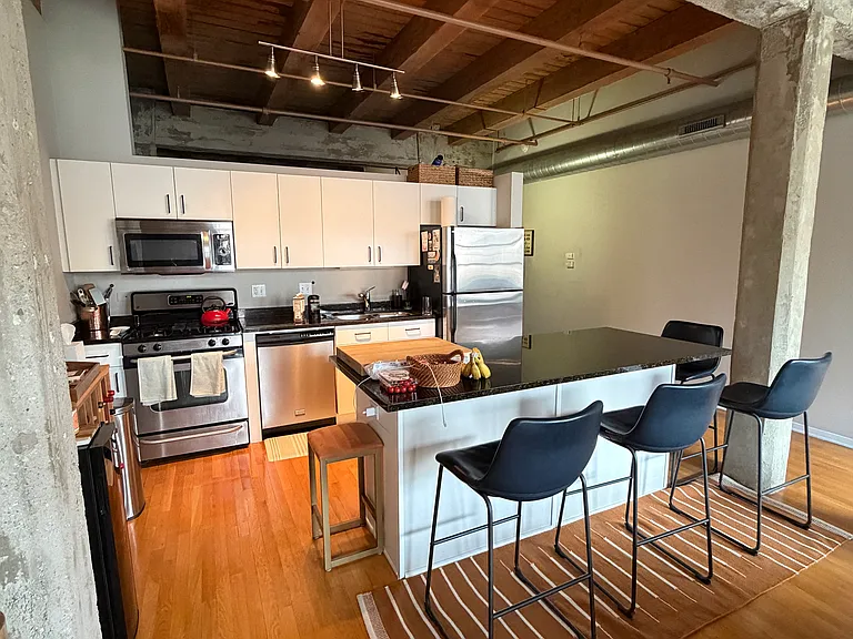 333 S Desplaines St #605 — Photo 2