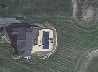 1574 Hunters Lake Ct, Milford, MI 48380