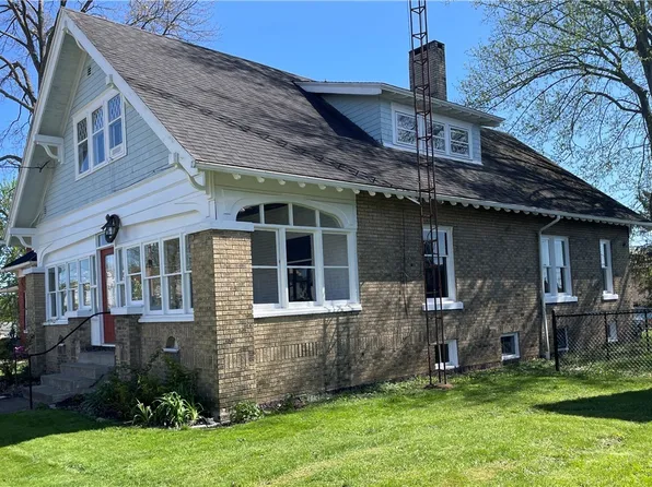 124 2nd St NE, Carrollton, OH 44615