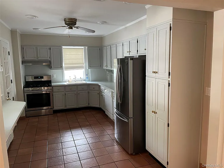 56 Nassau Blvd — Photo 6