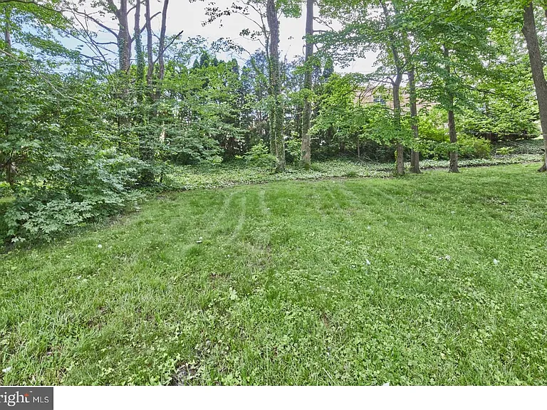 506 Foulkstone Rd — Photo 19