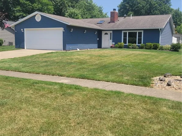 557 Crossbrook Dr, Berea, OH 44017