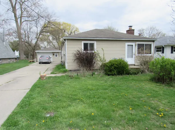 399 Walnut Dr, East China, MI 48054