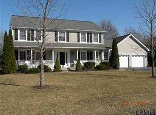31 Michelle Dr, Clifton Park, NY 12065