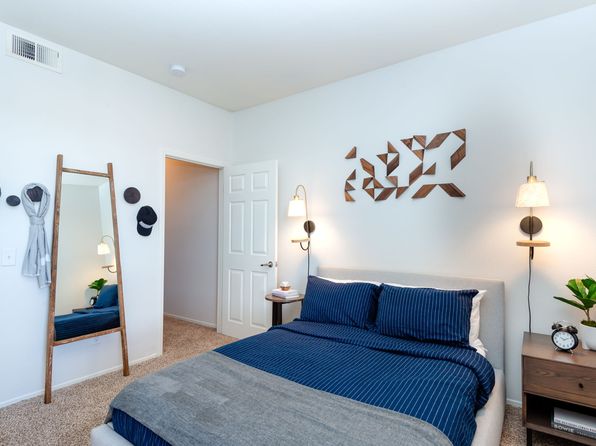 25399 The Old Rd APT 16306