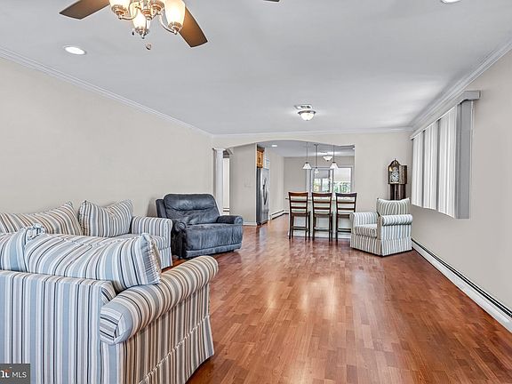 5th image of 32 Liberta Dr