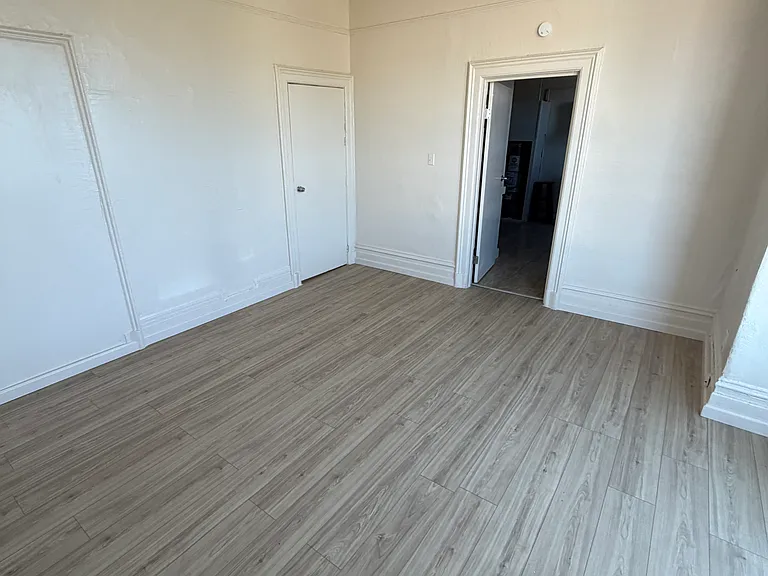 650 Sycamore St — Photo 3