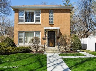 2 N Edgewood Ave, La Grange, IL 60525