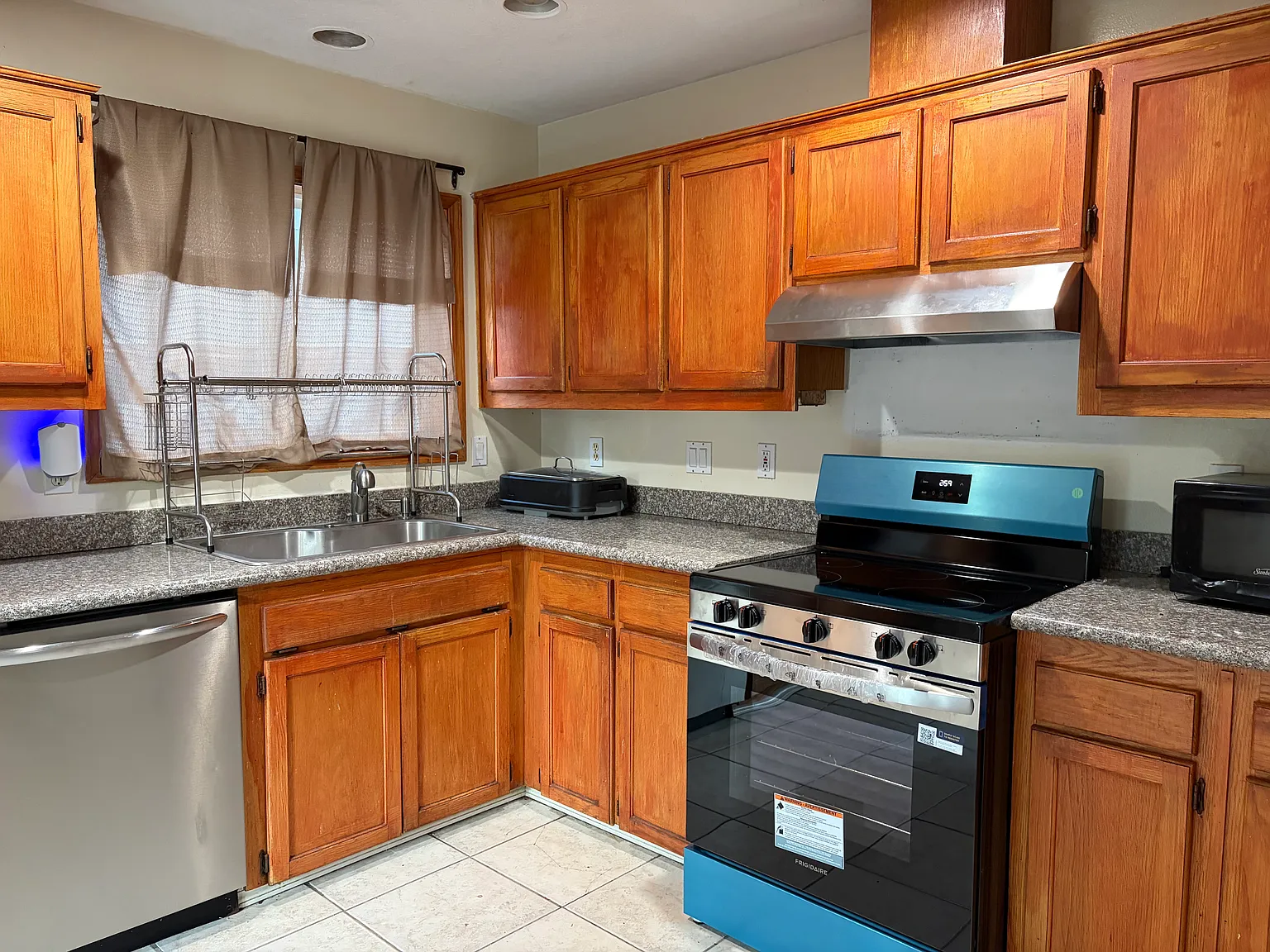 8541 SE Gray St — Photo 3