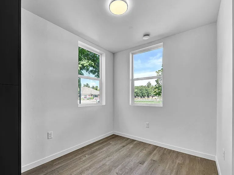 Milstick Apartments — Photo 36