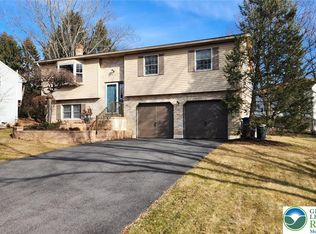 1989 Pierce Dr, Whitehall, PA 18052