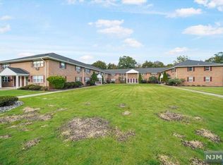 205 N Maple Ave, Park Ridge, NJ 07656