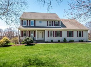 9 Fieldview Dr, Burlington, CT 06013