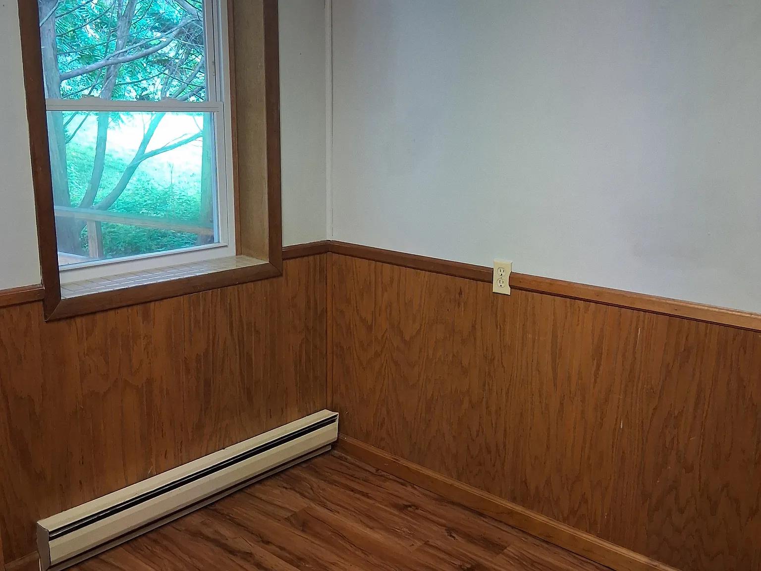 1 bed, 1200 sqft, $1,275 — Photo 3