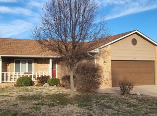 1815 S Red Oaks St, Wichita, KS 67207