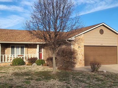 1815 S Red Oaks St, Wichita, KS, 67207