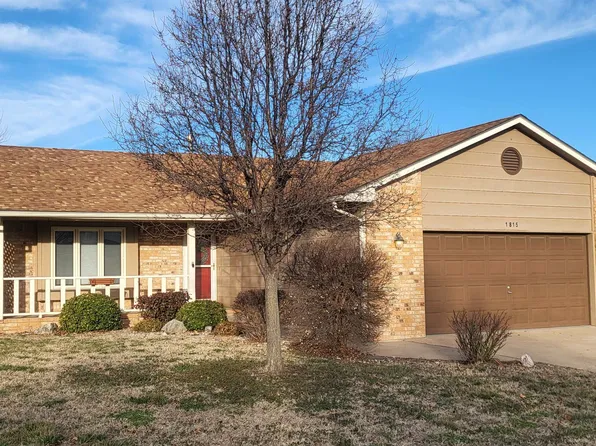 1815 S Red Oaks St, Wichita, KS 67207
