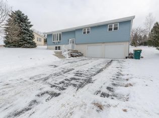 122 Rayome Dr, Iron Ridge, WI 53035