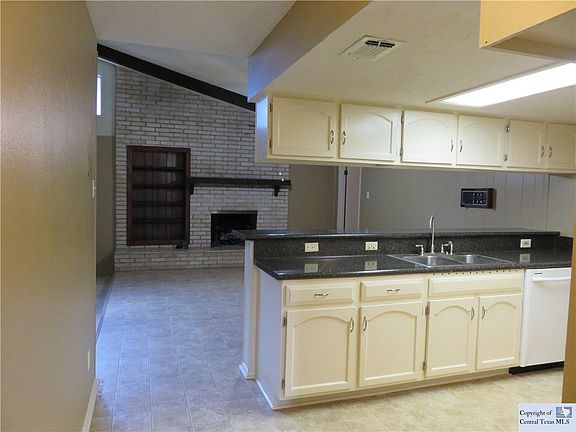 5th image of 2225 Cedar Grv