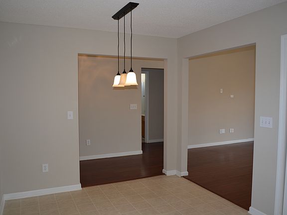 3rd image of 5148 Thornton Dr