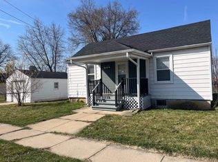 7668 Rogers St, Machesney Park, IL 61115