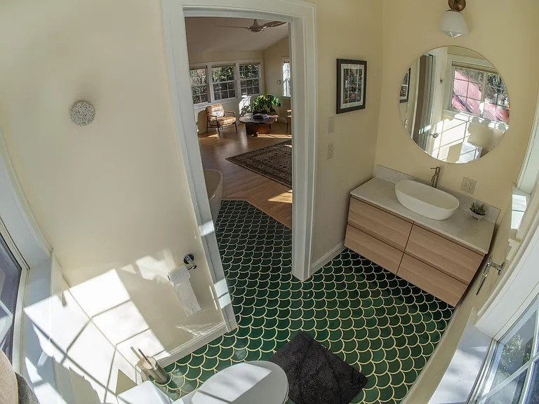 323 Clay St — Photo 6