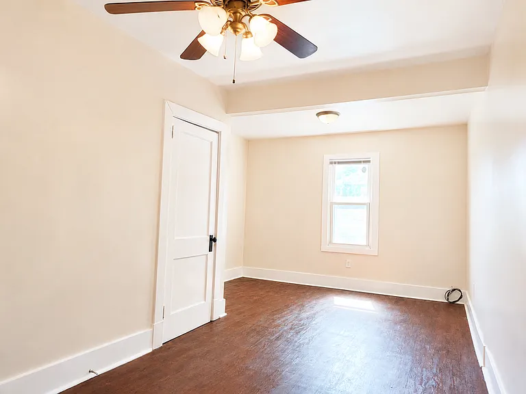 718 Montour St — Photo 9