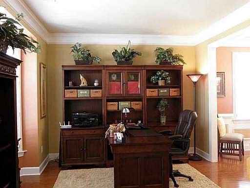 3rd image of 217 Woodview Ln