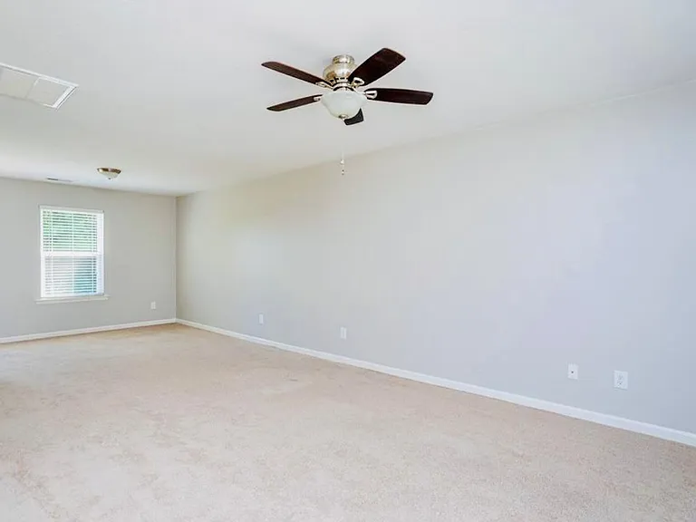 576 Camel St — Photo 16